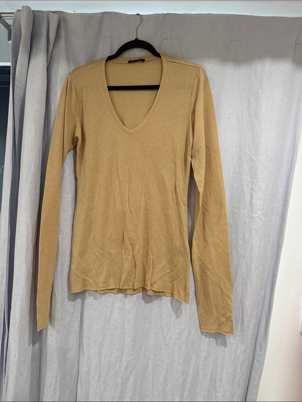 Zara Women's Long-Sleeve V-Neck Top in Camel